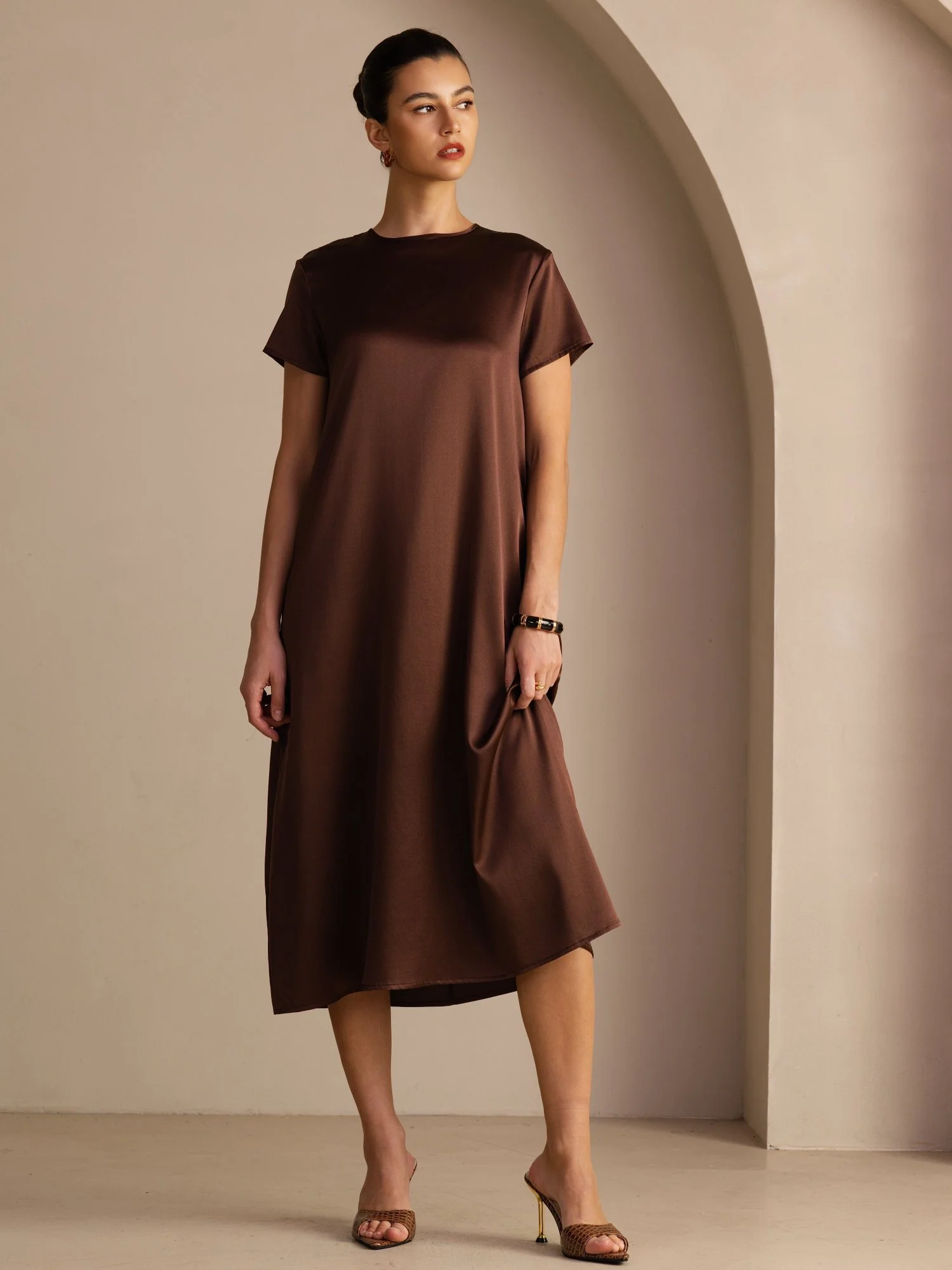 19Momme Silk Short Sleeve Crew Neck Midi Dress With Side Pockets - Image 11