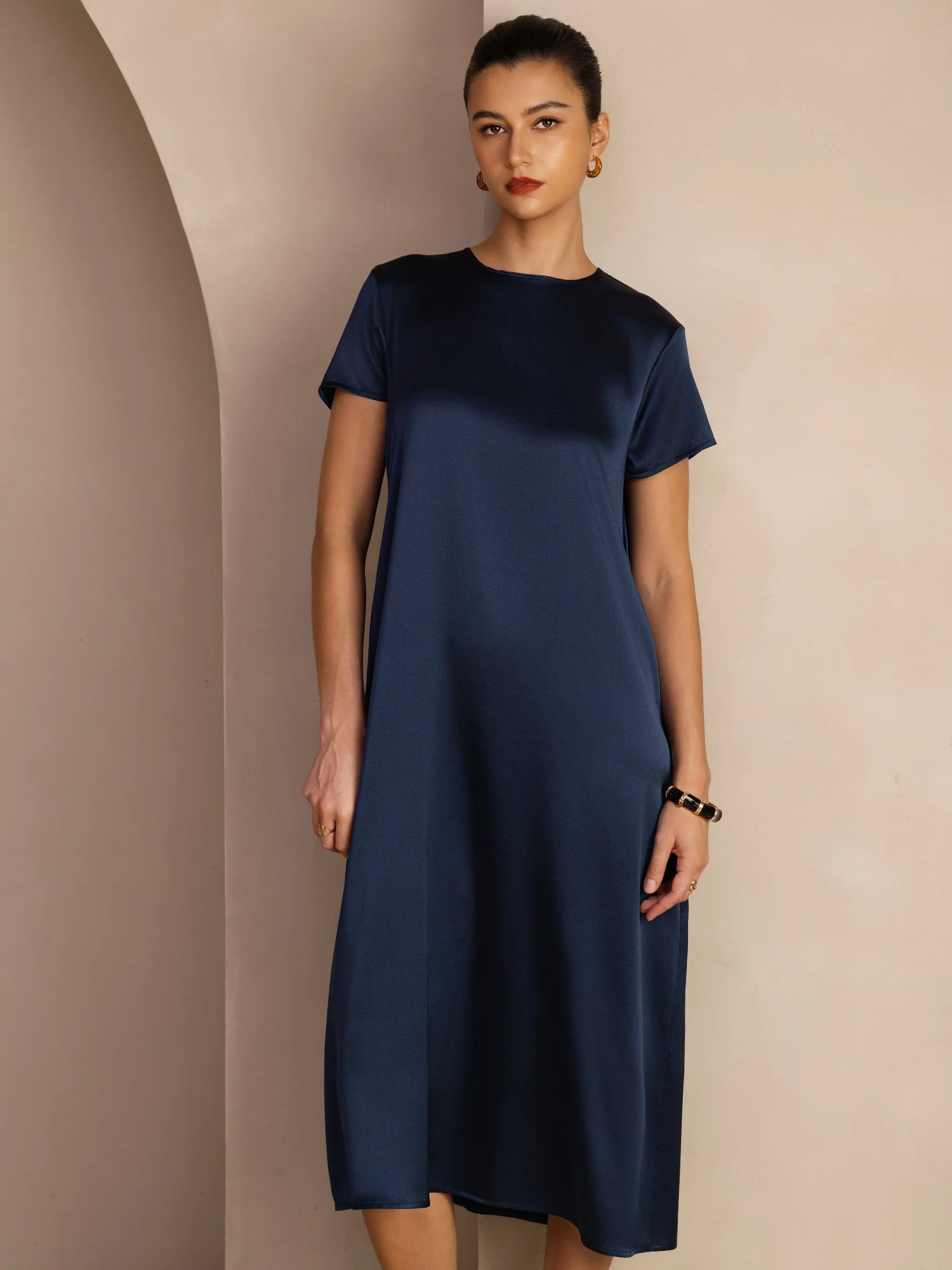 19Momme Silk Short Sleeve Crew Neck Midi Dress With Side Pockets - Image 18