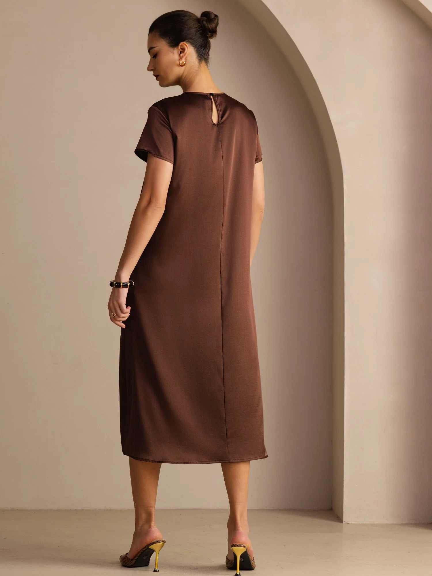 19Momme Silk Short Sleeve Crew Neck Midi Dress With Side Pockets - Image 9