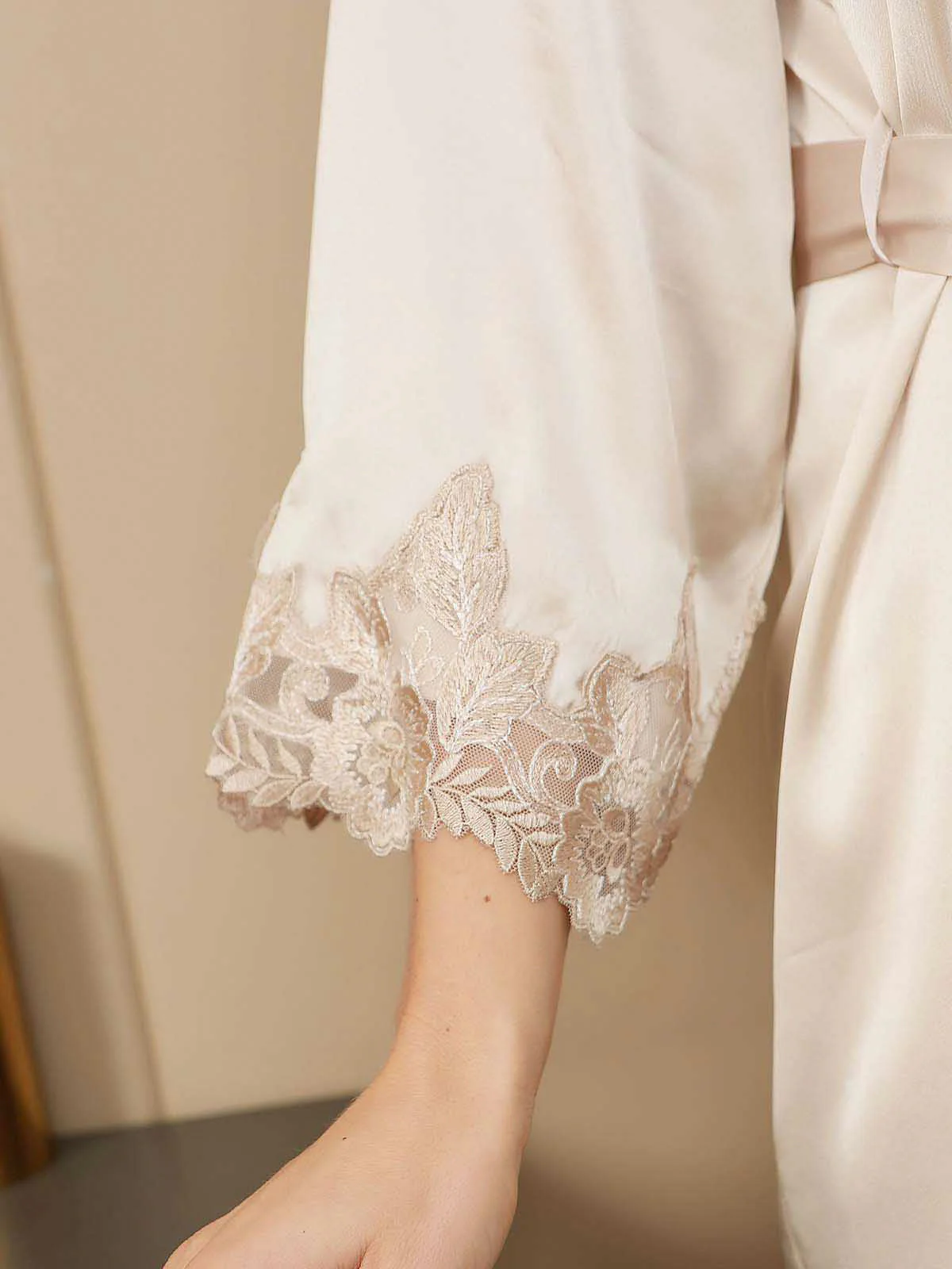 Pure Silk Spaghetti Strap Lace Nightgown&Dressing Gown Set - Image 10