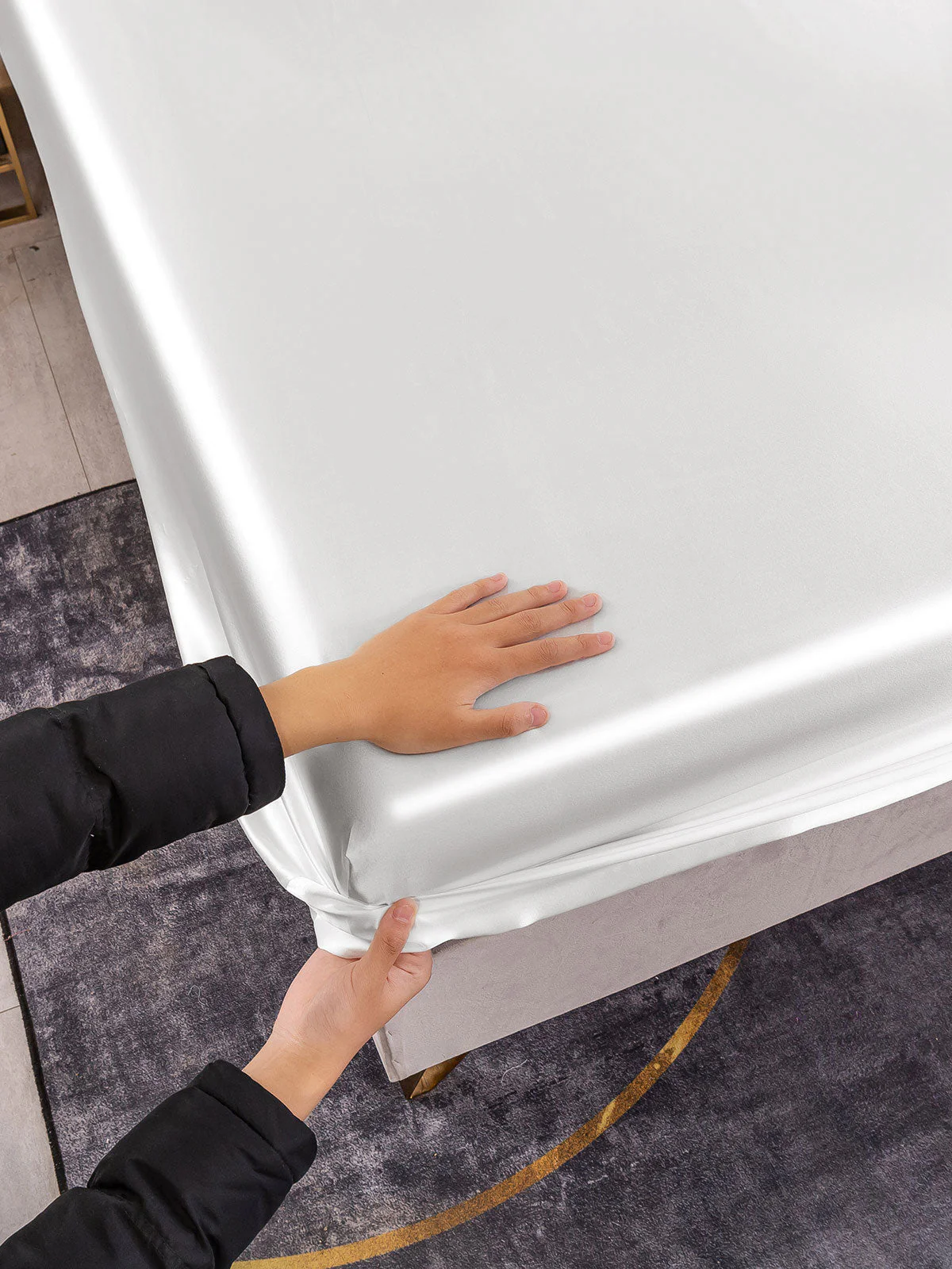 22Momme Mulberry Silk Seamless Fitted Sheet - Image 4