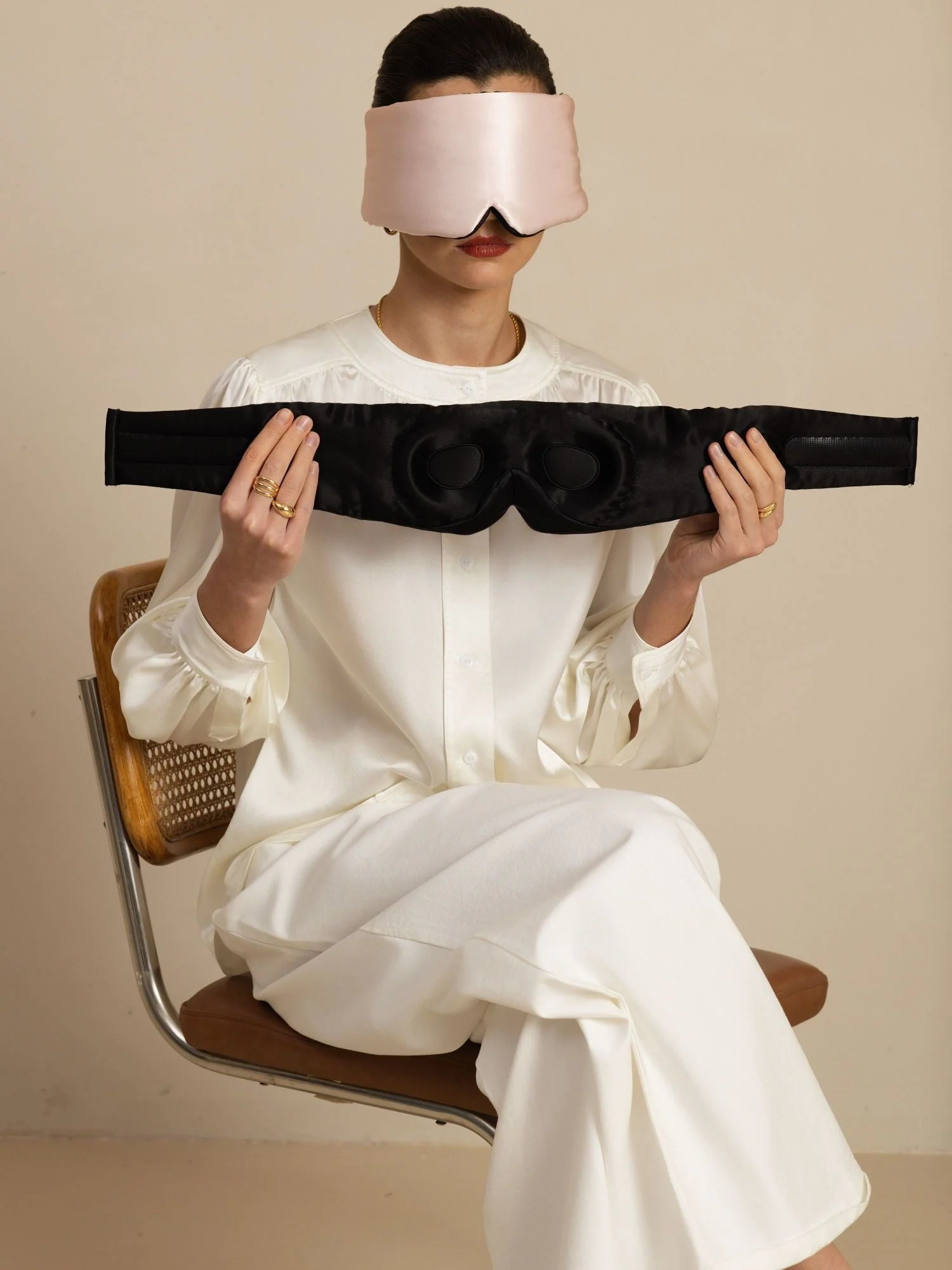 Pure Silk 3D Contoured Eye Mask With Velcro Closure - Image 2
