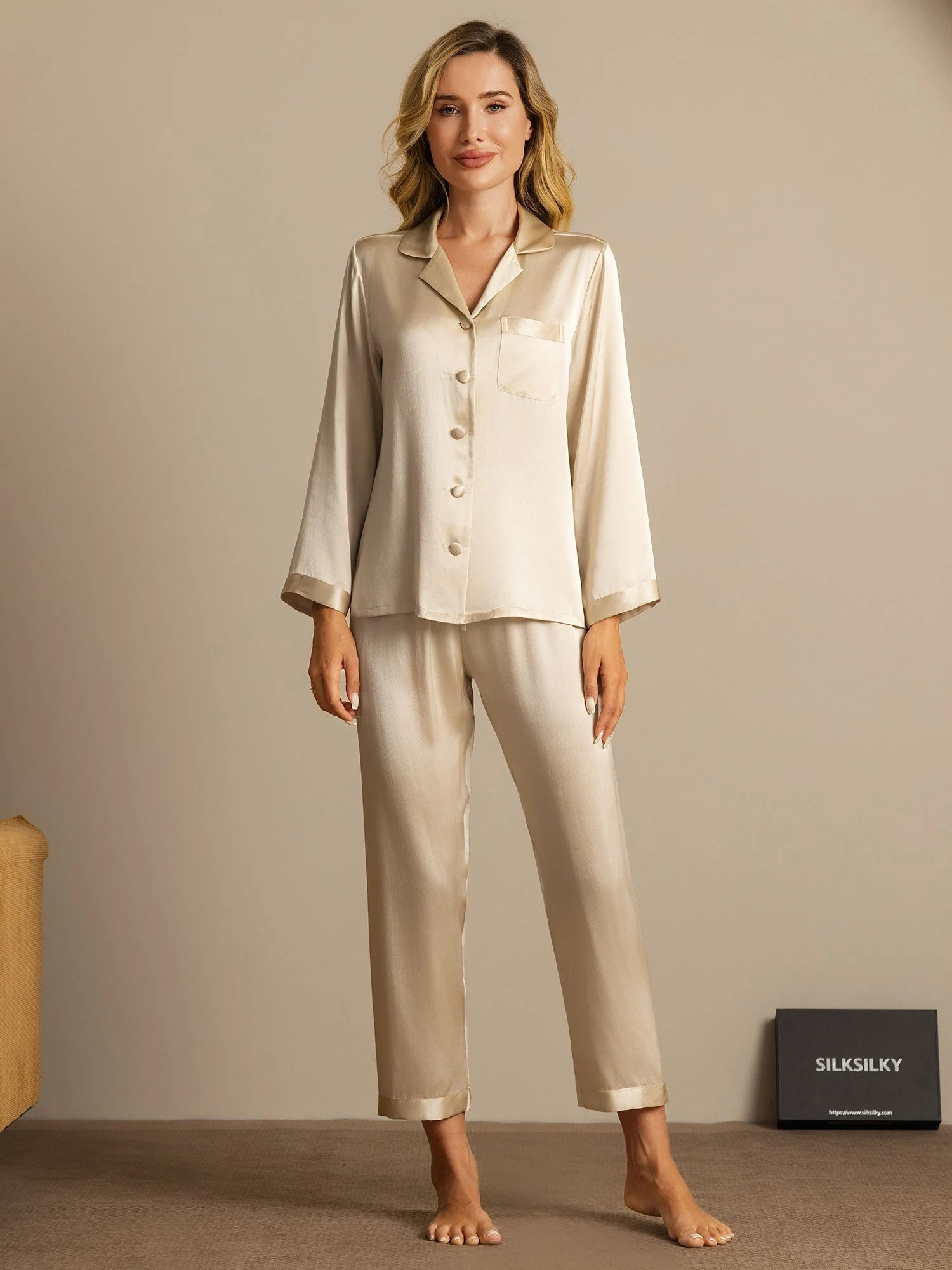Women's Pure Silk Long Sleeve Pyjamas Set - Image 24