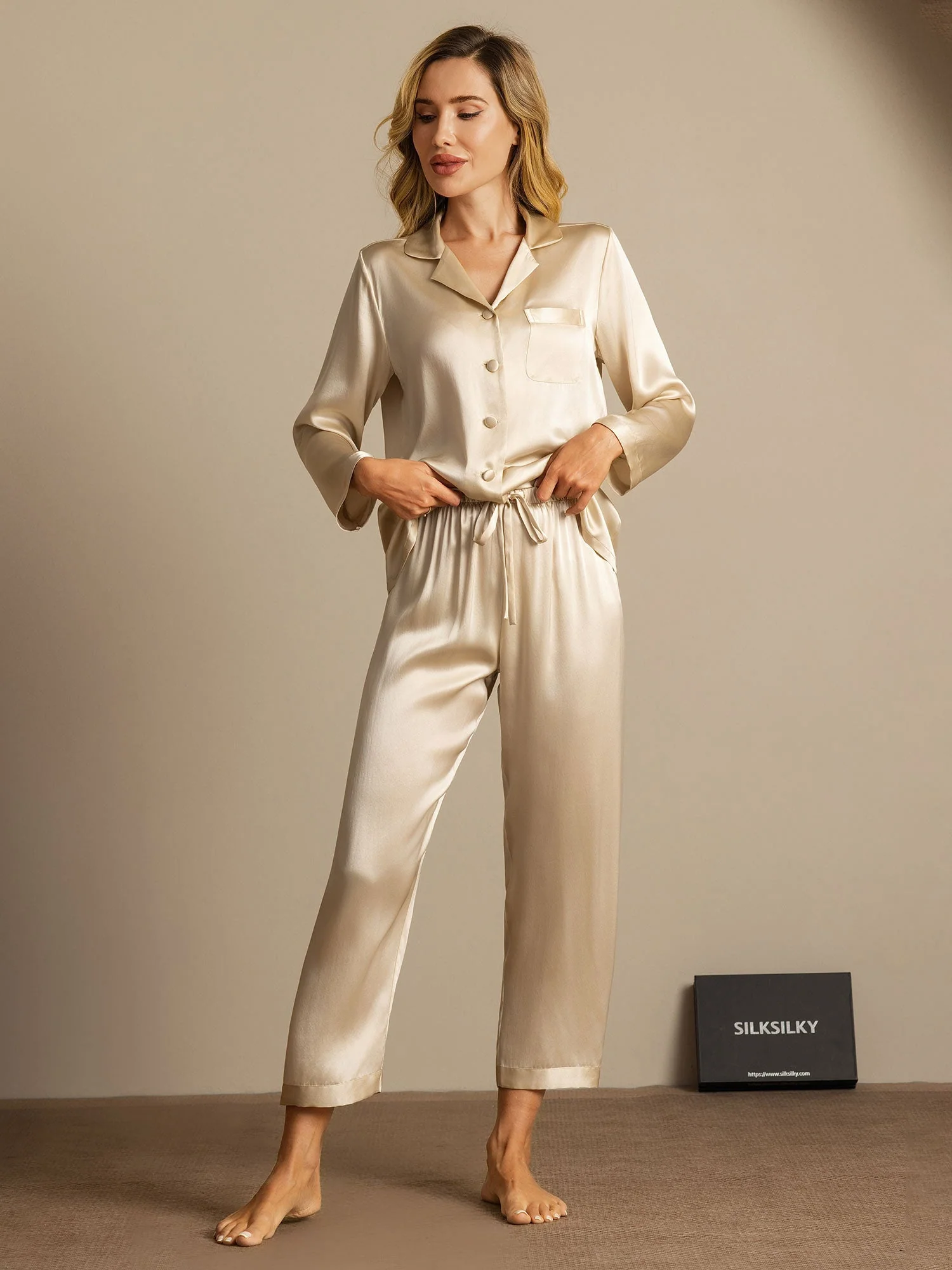 Women's Pure Silk Long Sleeve Pyjamas Set - Image 26
