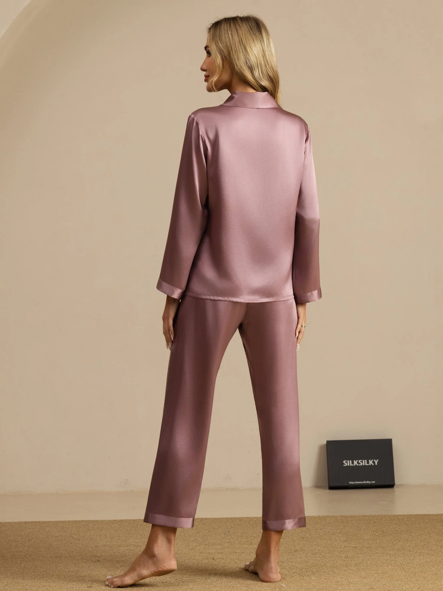 Women's Pure Silk Long Sleeve Pyjamas Set - Image 58