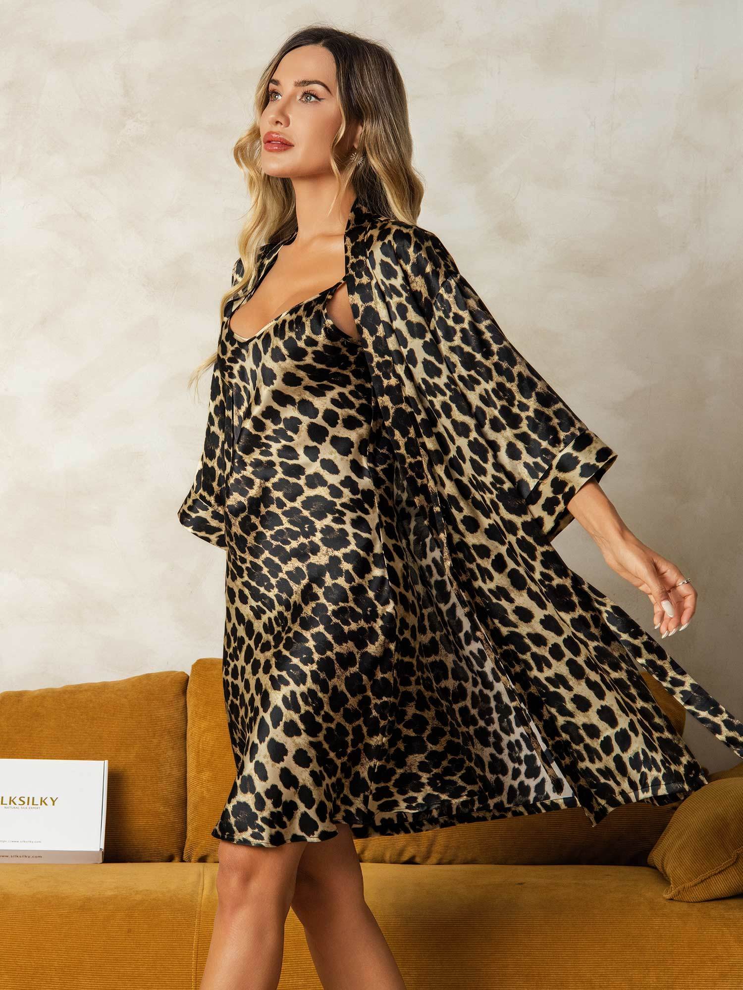 Pure Silk Leopard Print Short Nightgown&Robe Set - Image 5