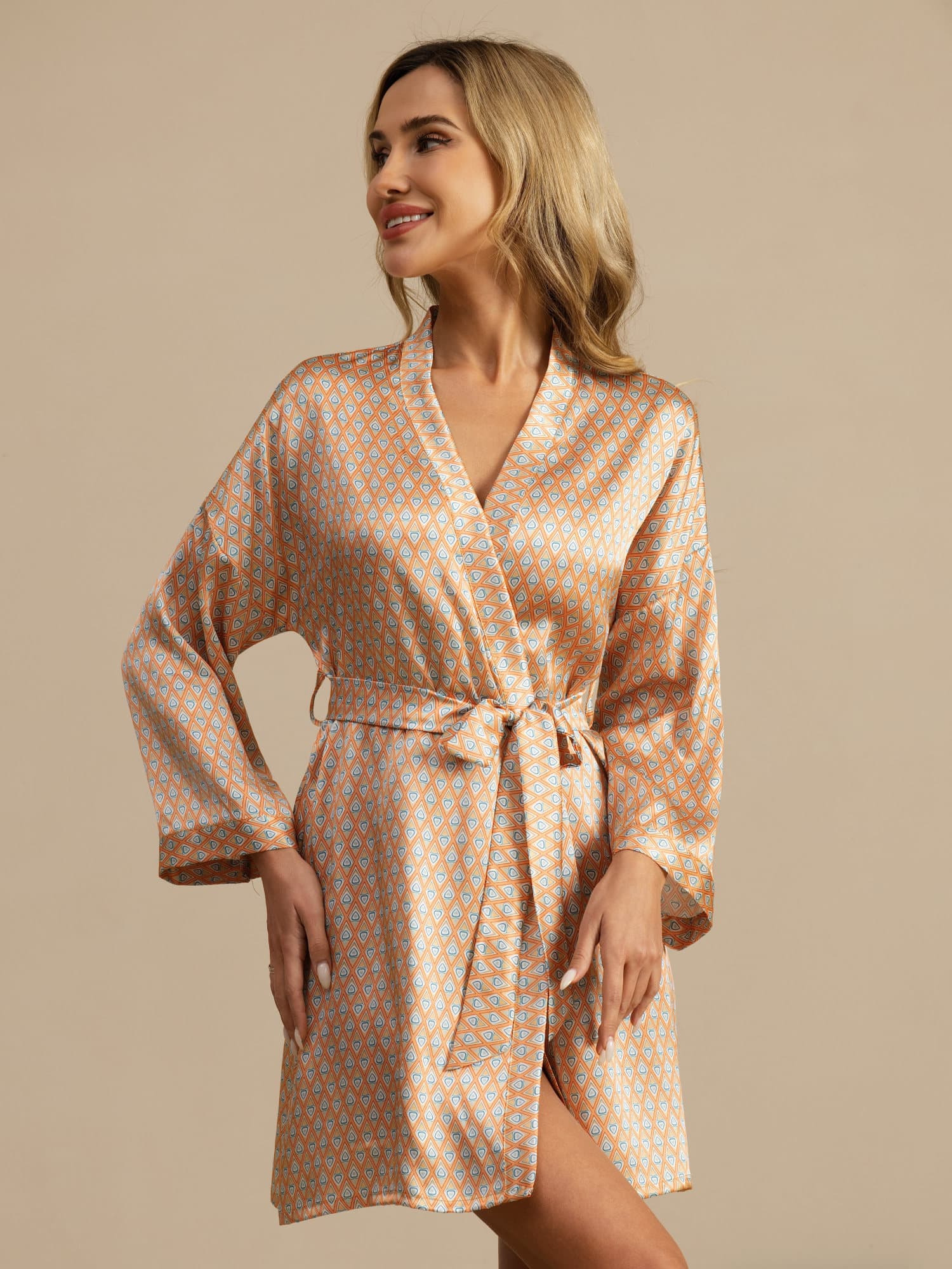 Pure Silk Women’s Long Sleeve Heart Geo Printed Short Belted Robe - Image 3