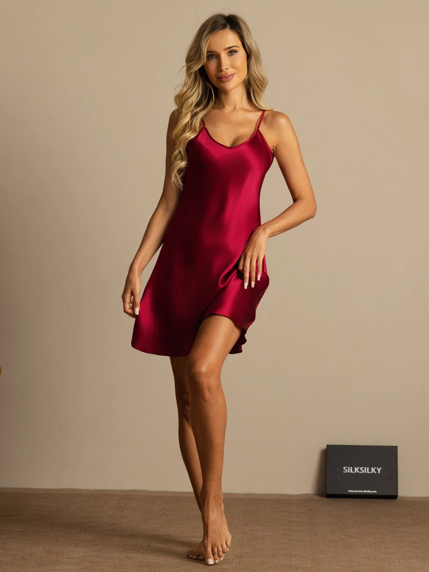 Pure Silk Spaghetti Strap V-neck Short Nightgown - Image 26