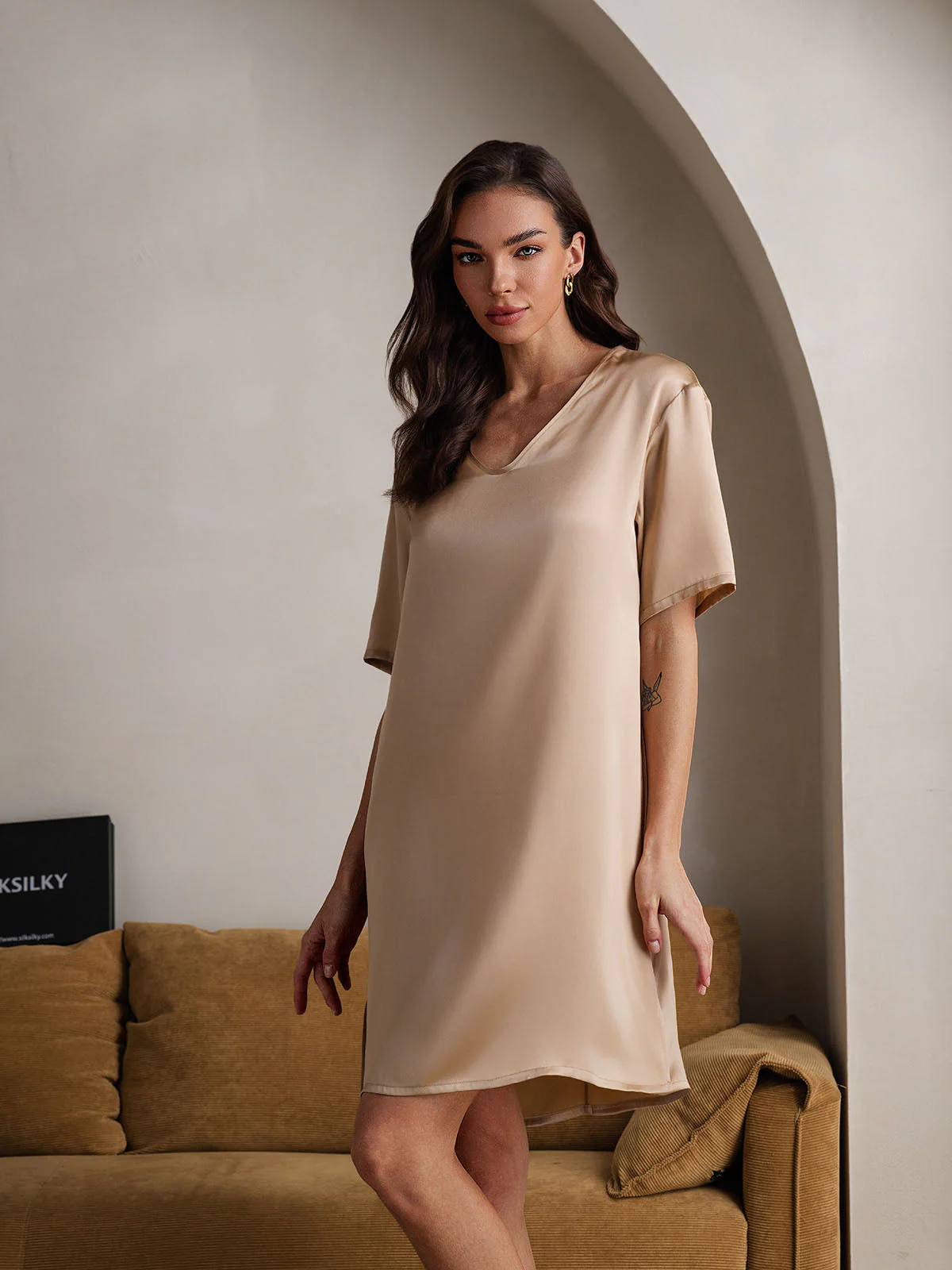Pure Silk Half Sleeve V-neck Short Nightgown with Split Design - Image 41