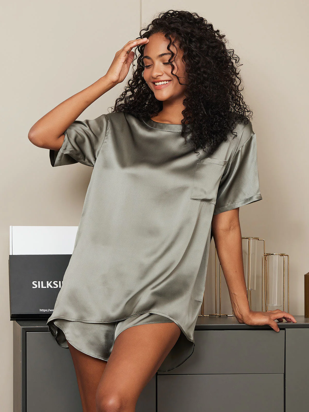 Pure Silk Short Sleeve Round Neck Women's Pyjamas Set