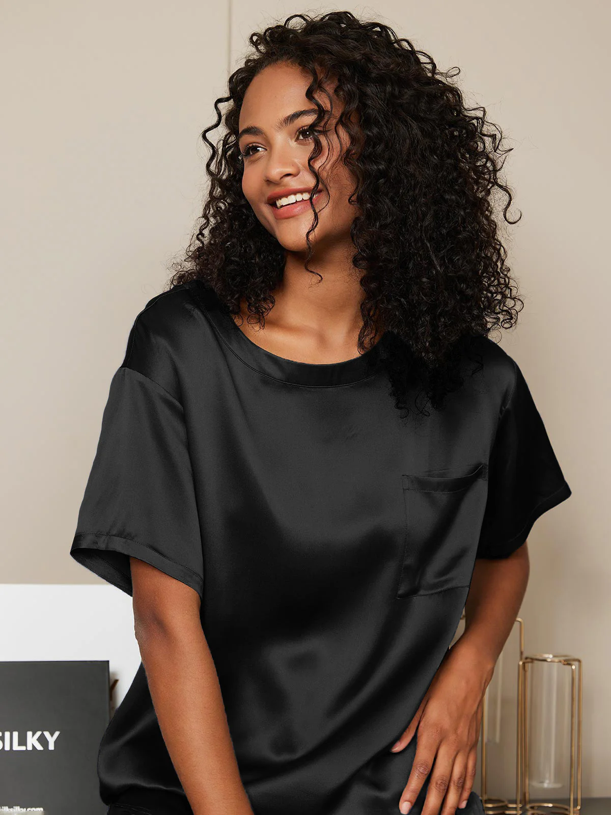 Pure Silk Short Sleeve Round Neck Women's Pyjamas Set - Image 23
