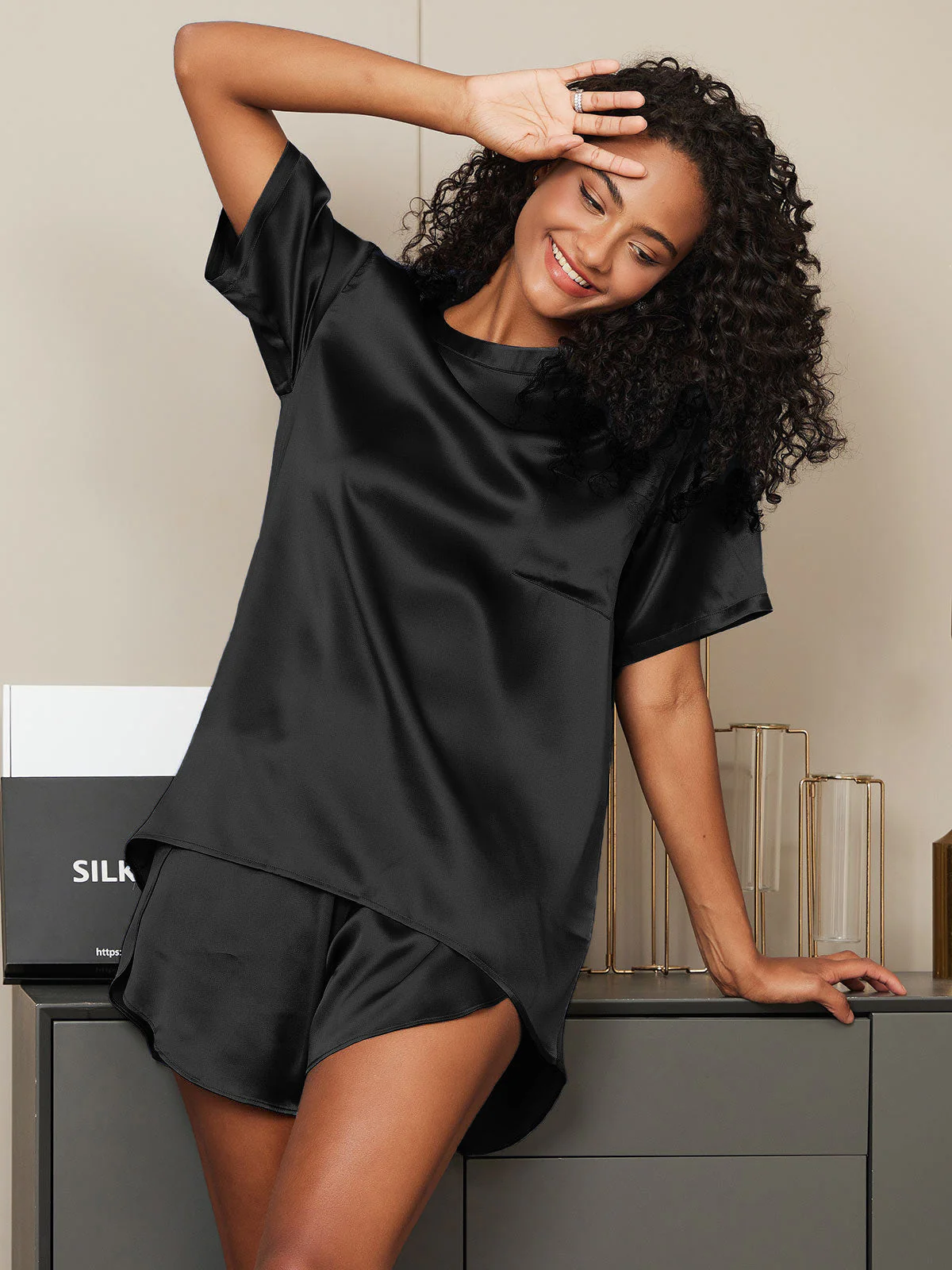 Pure Silk Short Sleeve Round Neck Women's Pyjamas Set - Image 24