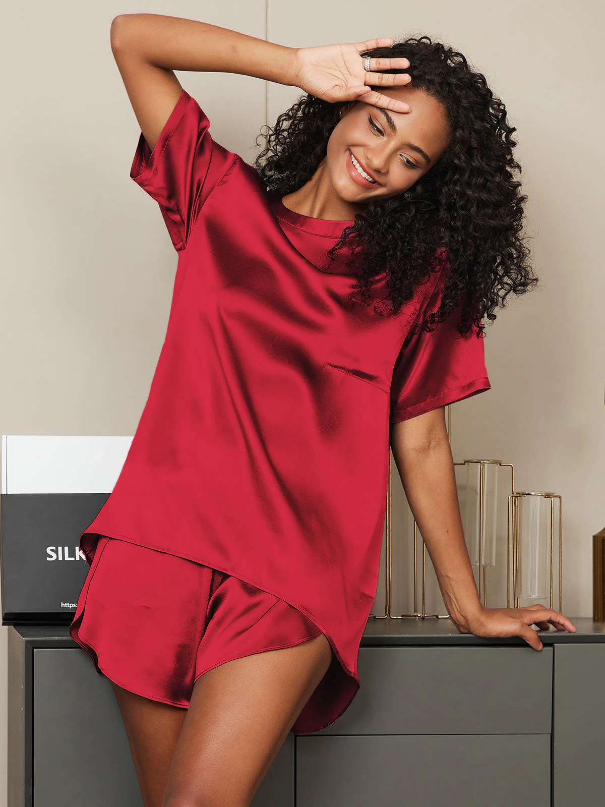Pure Silk Short Sleeve Round Neck Women's Pyjamas Set - Image 36