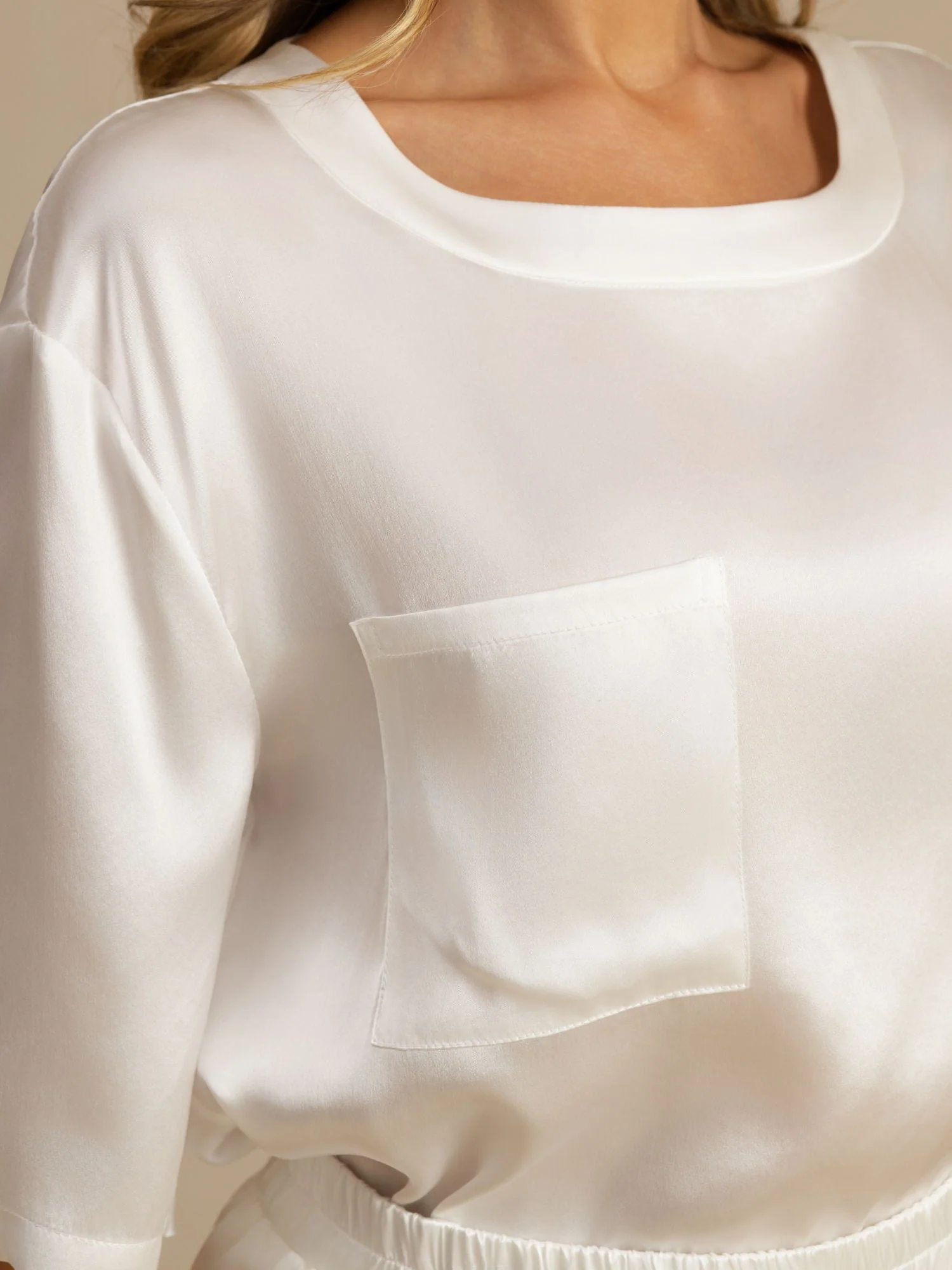 Pure Silk Short Sleeve Round Neck Women's Pyjamas Set - Image 58