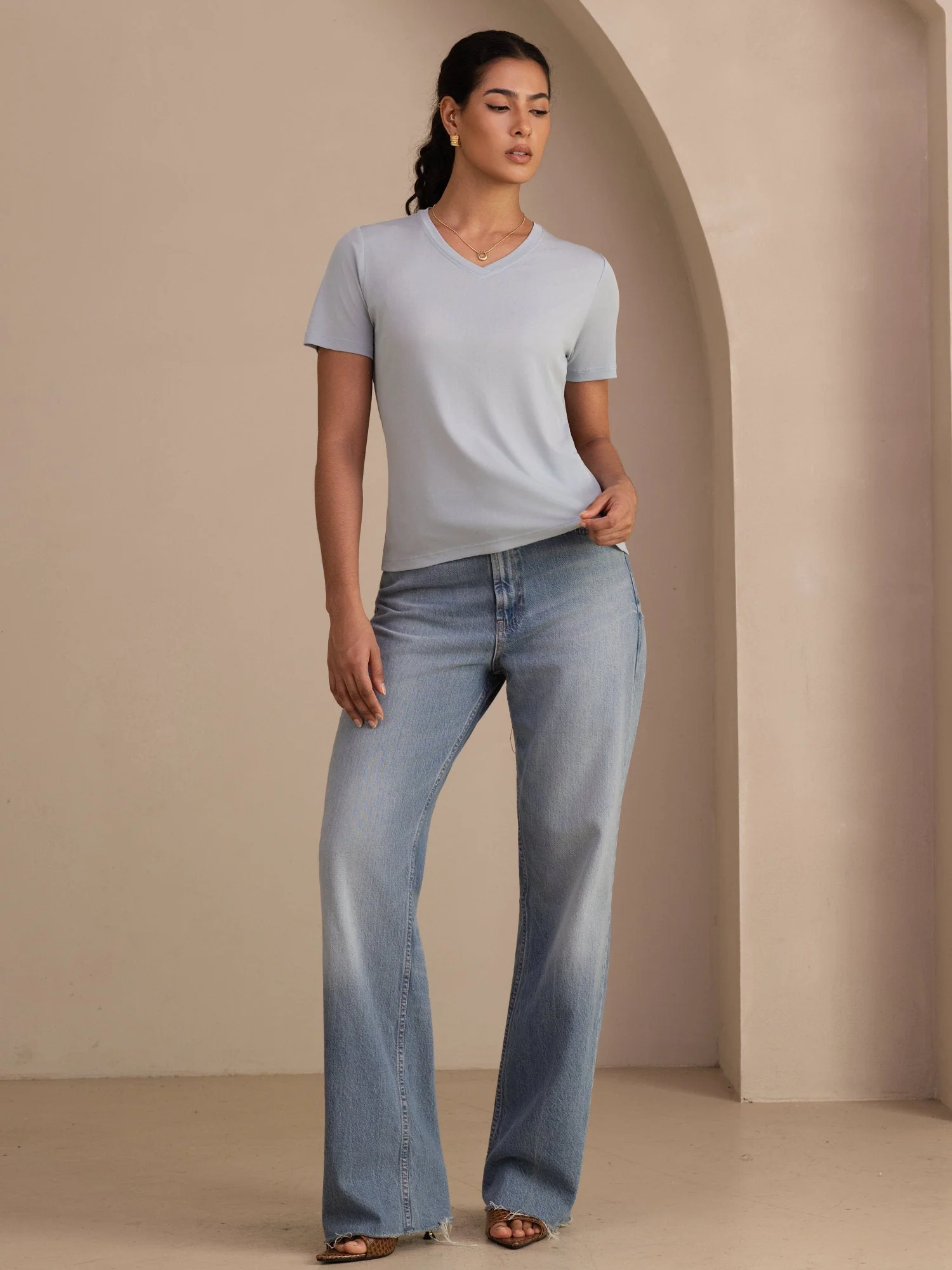 Pure Silk V Neck Short-Sleeve Snag-Resistant Women's T-Shirt - Image 16