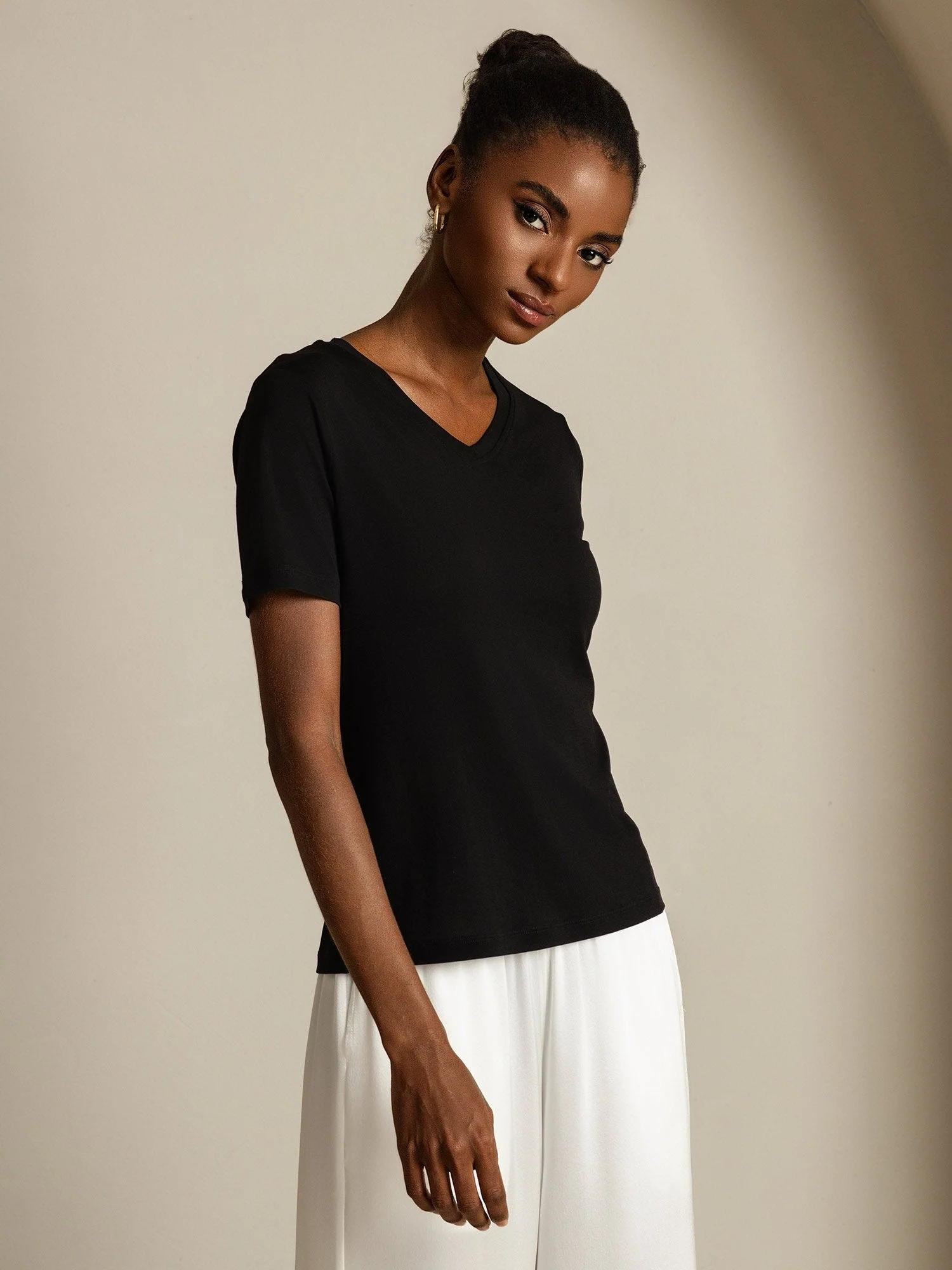 Pure Silk V Neck Short-Sleeve Snag-Resistant Women's T-Shirt - Image 32