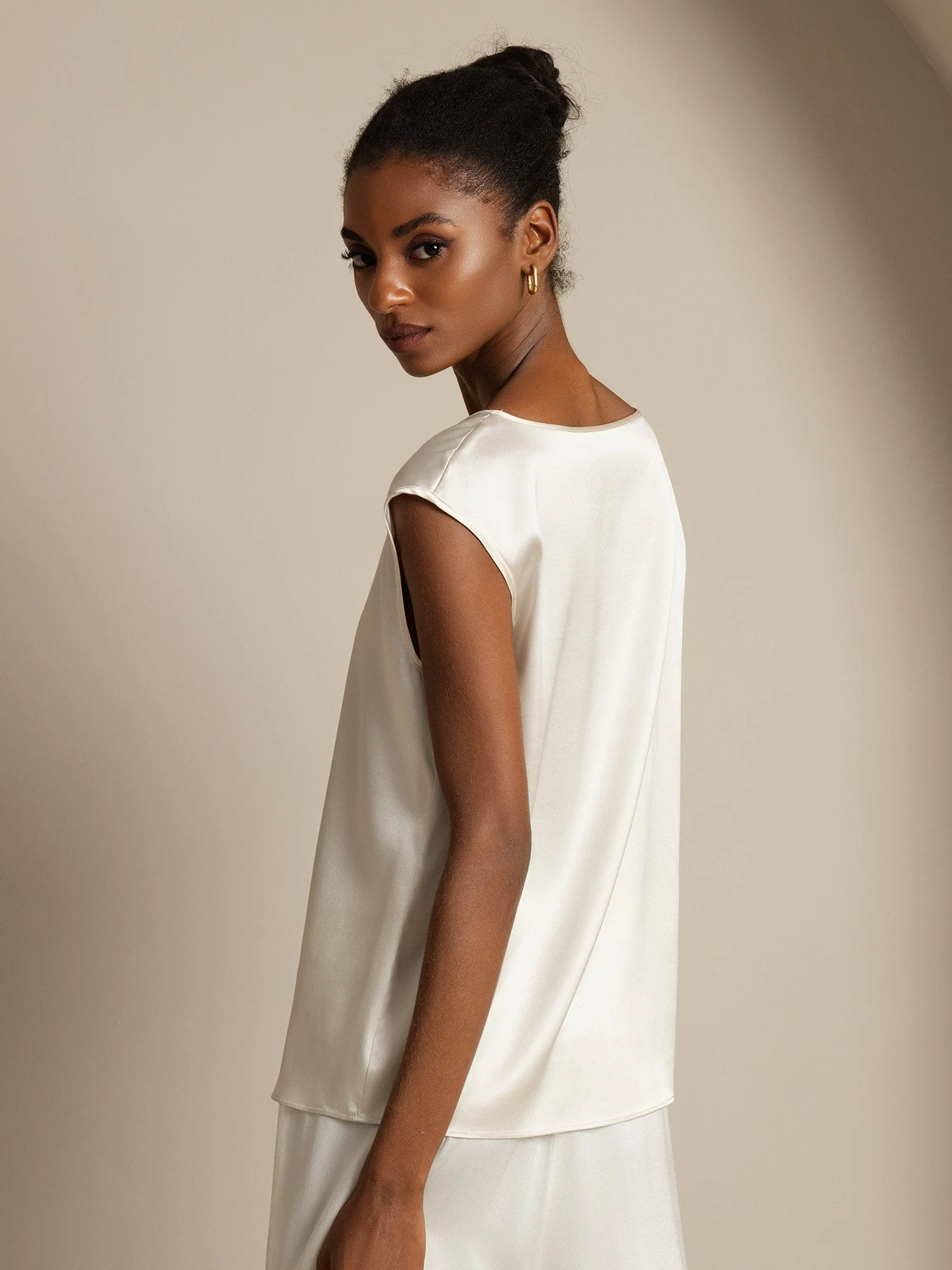 19Momme Women's Silk Cap Sleeve Round Neck Top - Image 25
