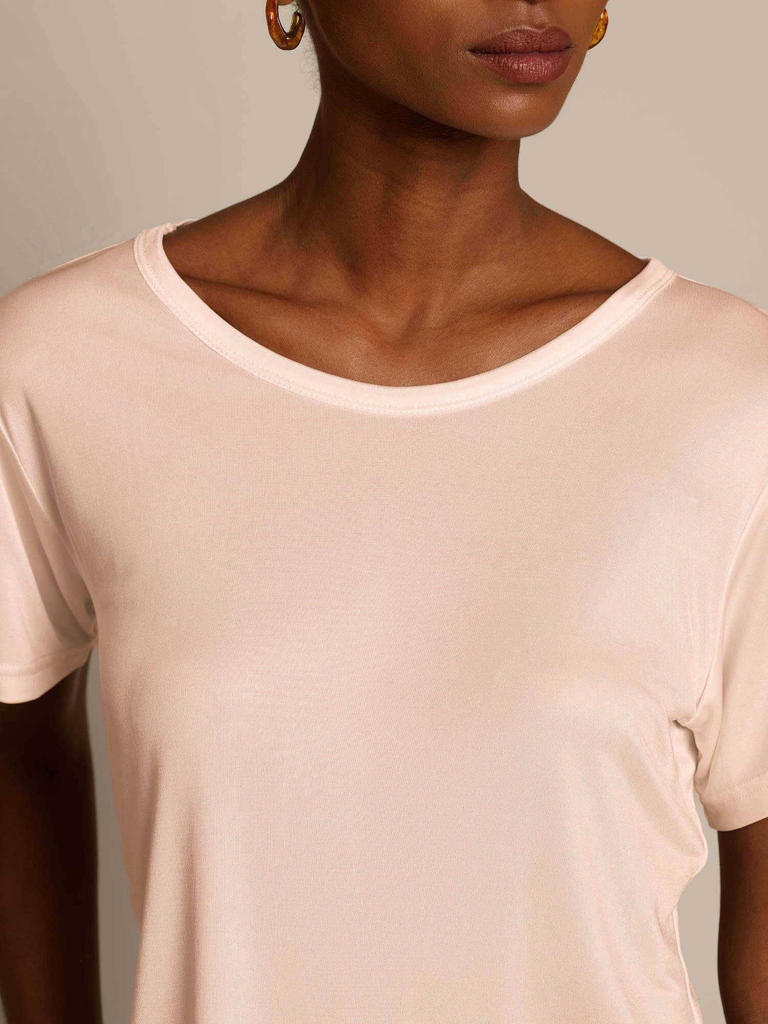 Women's Pure Silk Short Sleeve Round Neck T-Shirt - Image 19