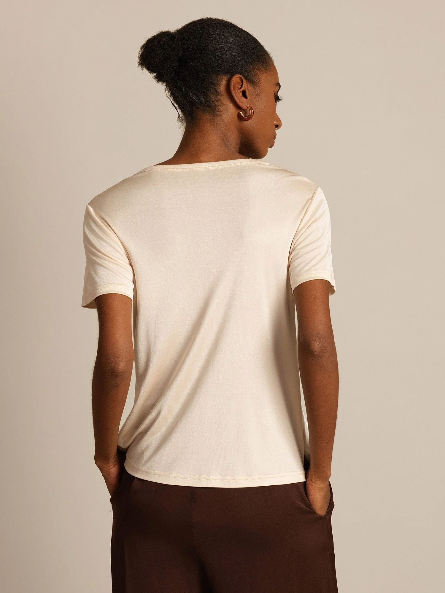 Women's Pure Silk Short Sleeve Round Neck T-Shirt - Image 31
