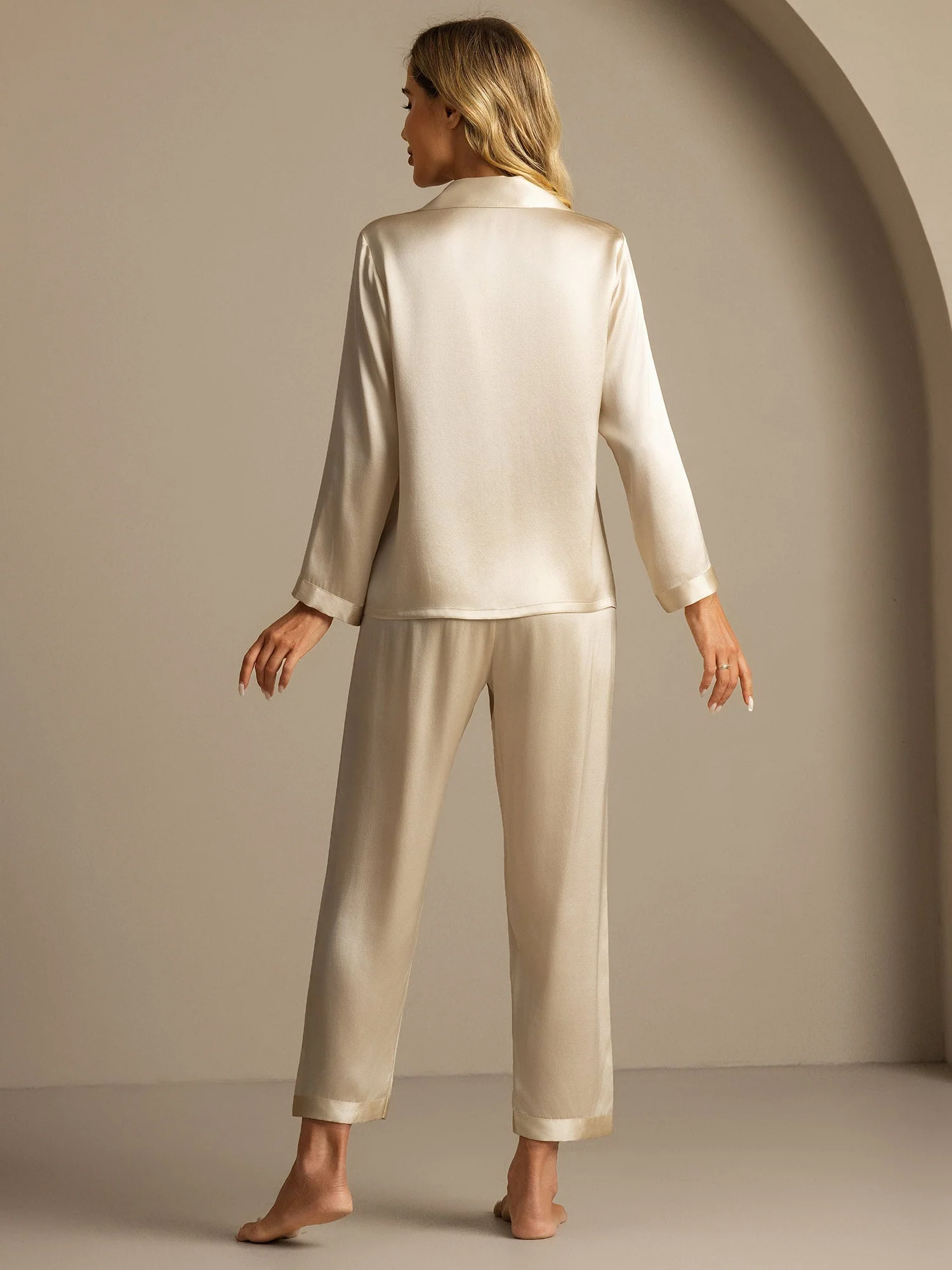Pure Silk Long Sleeve Women's Pyjamas Set - Image 20