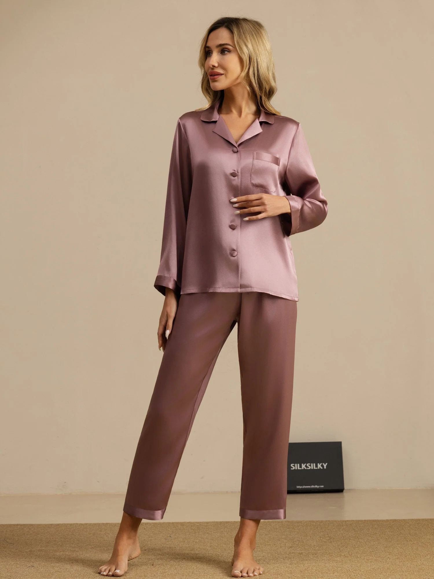 Pure Silk Long Sleeve Women's Pyjamas Set - Image 52