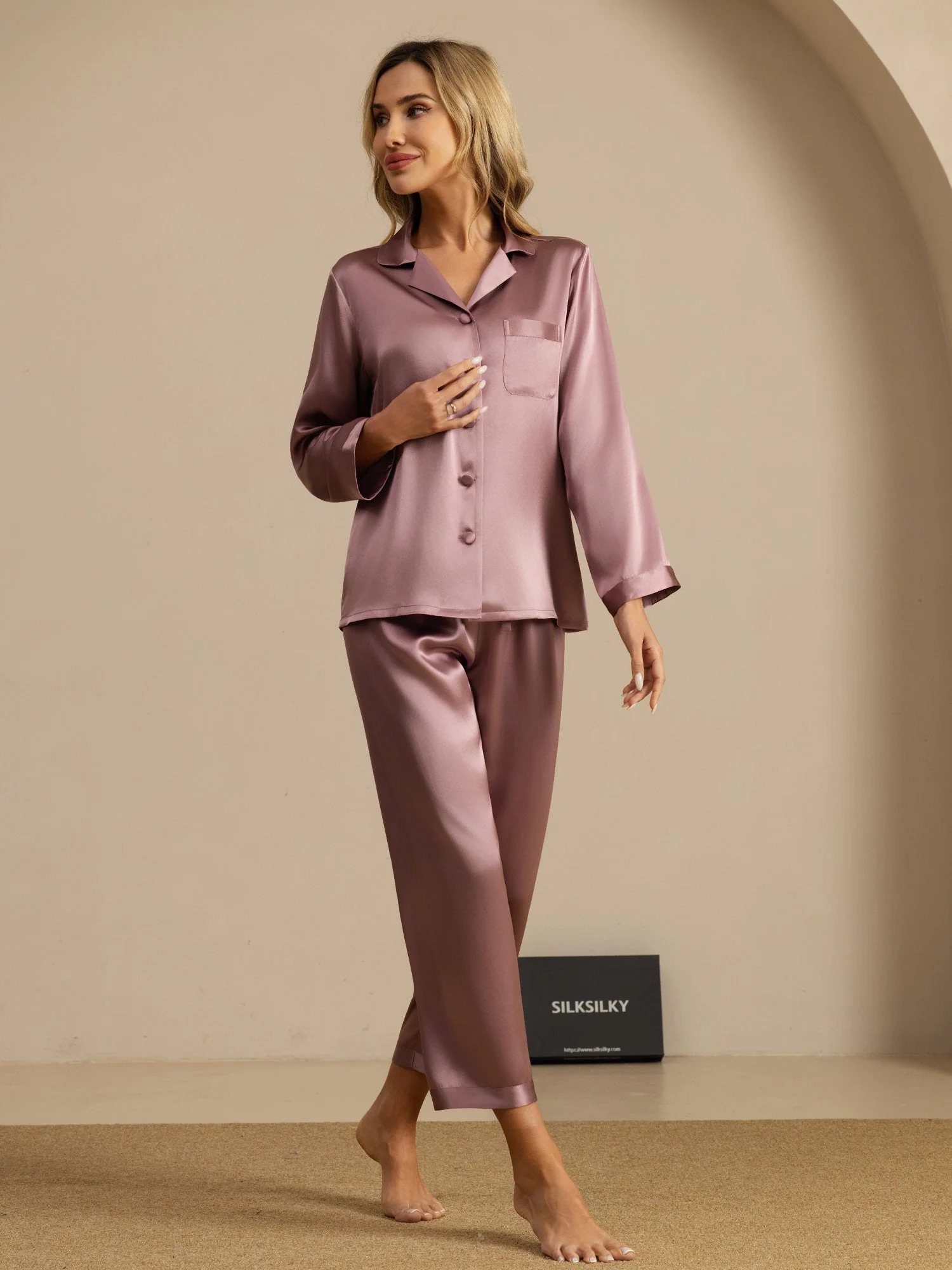 Pure Silk Long Sleeve Women's Pyjamas Set - Image 59
