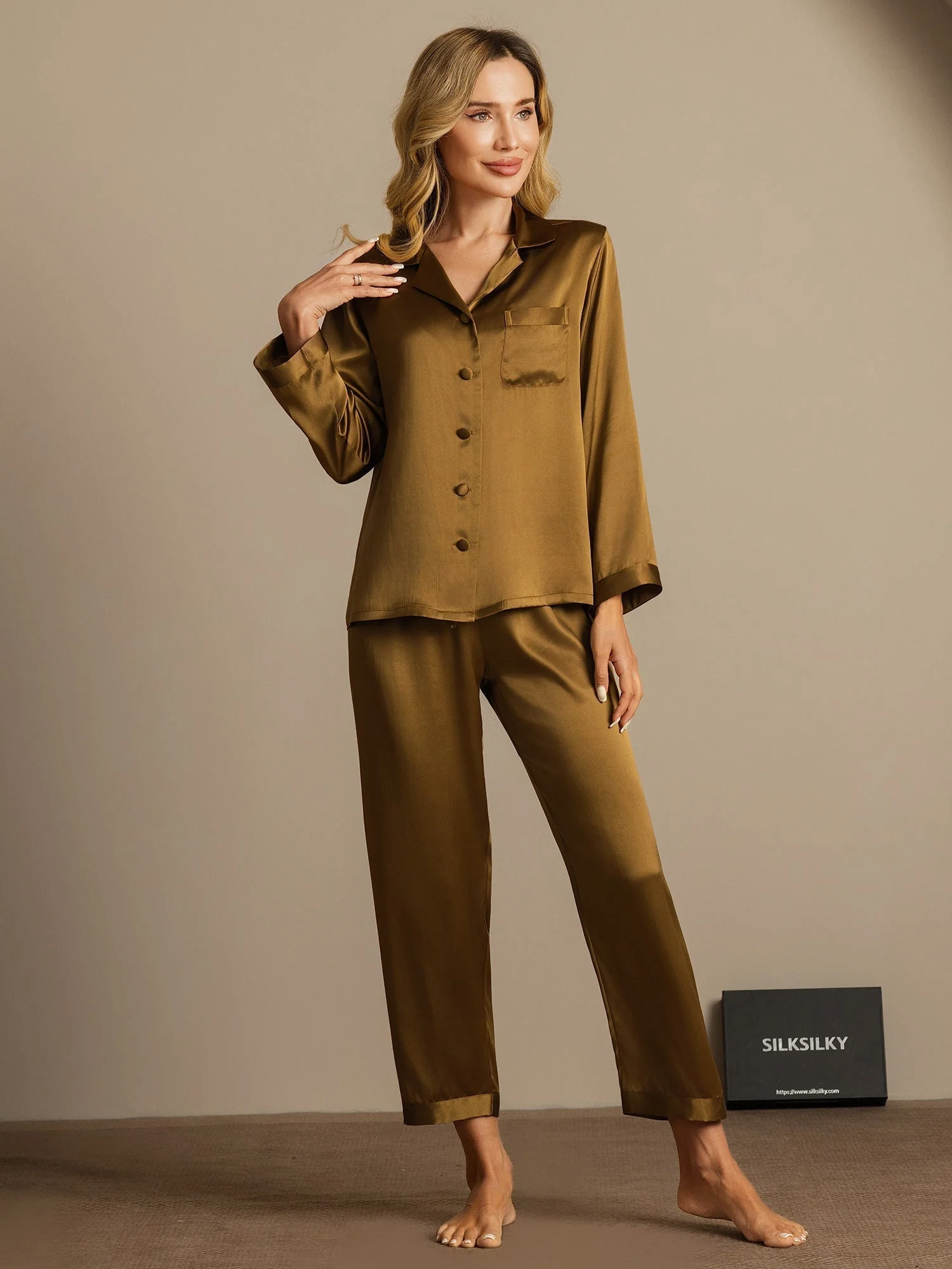 Pure Silk Long Sleeve Women's Pyjamas Set - Image 73