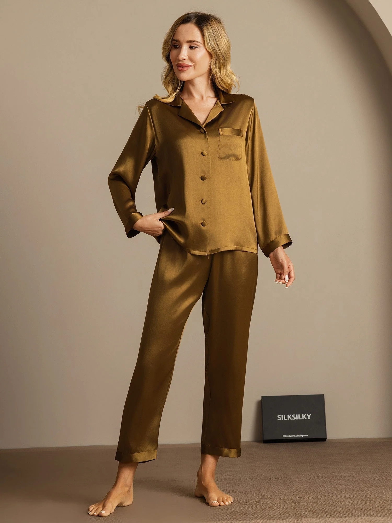 Pure Silk Long Sleeve Women's Pyjamas Set - Image 75
